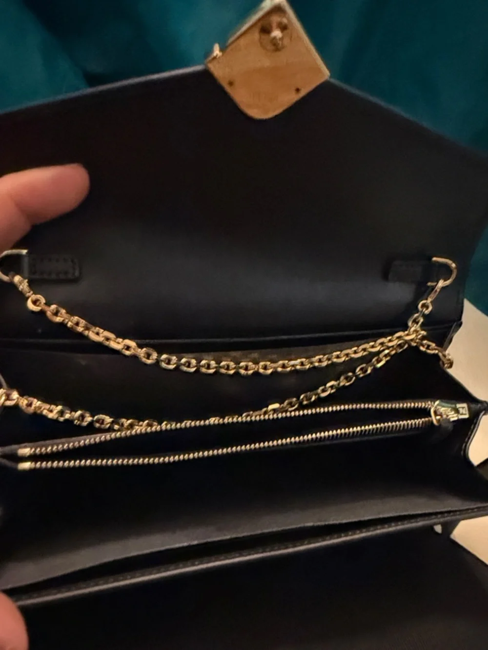 Fendi-FF Diamonds Continental Wallet on Chain,made of textured calfskin leather - Picture 4 of 15
